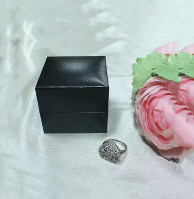 絶妙なPU革箱のLeatheretteの宝石類の荷箱ISO9001