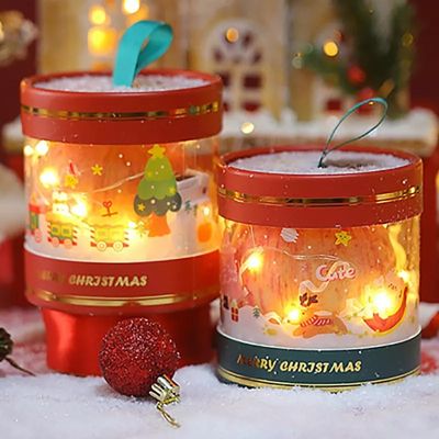 再生利用できるボール紙のクリスマス・イヴ箱の立方体はTシャツのギフトのために形づく